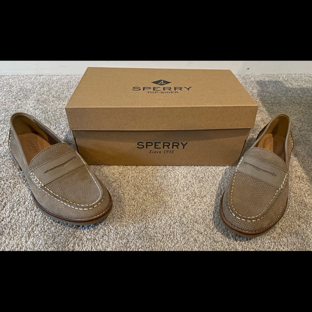 Sperry Seaport penny extic in taupe